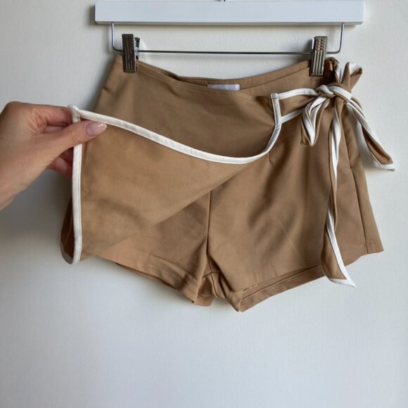 Superdown Contrast Wrap Skort - Picture 6 of 10